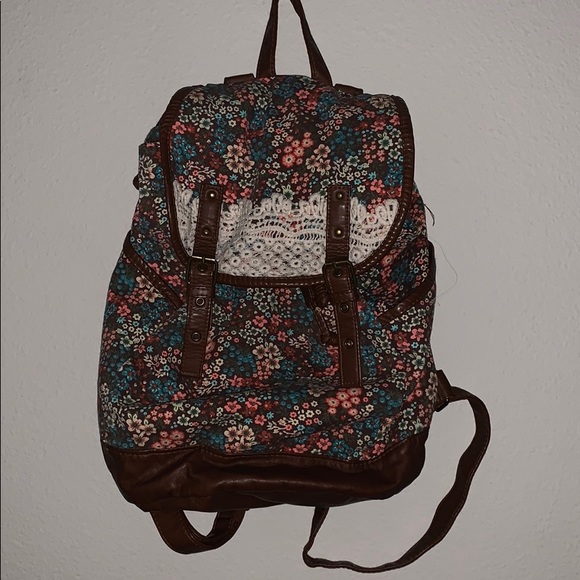 MINI FLORAL BACKPACK - Picture 1 of 3